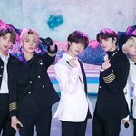 [TXT] 어떻게 하이브까지 사랑하겠어, 툽을 사랑하는거지