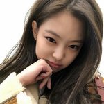 <b>여</b><b>돌</b> 셀카 짤털 해주라ㅜ