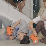 [NCT칠프] 정우 발에 닿으니까 호다닥 피하는거 ㅋㅋㅋㅋㅋㅋㅋㅋㅋㅋㅋ