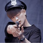 [BTOB] 타싸에서 <b>개</b>쩌는 사진을 봤어..