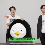 [이태용] 얘 계속 <b>펭수</b> 머리 손으로 만지고 있엌ㅋㅋㅋㅋ