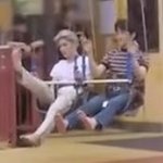 [NCT칠프] 얘넨 왜 <b>신발</b>이랑 양말 벗고 <b>이런</b>거임ㅋㅋㅋ