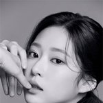 분위기로 덕후 <b>매료</b>시키는 여돌