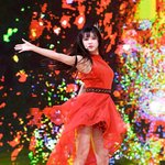 <b>강렬</b>한 원색도 어울리는 아이돌