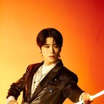 방금 뜬 <b>재현</b> 얼굴이나 보고가