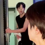 [더보이즈] 아까 <b>재현</b>이 문열고들어왔을때