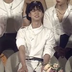 더보이즈 오늘 의상 <b>재탕</b>이지만 오늘따라 예쁘다