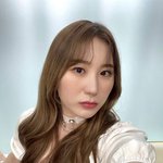 [댓글부탁해] 로잘린 <b>이채연</b> 닮지 않음?