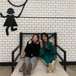제니는 오징어<b>게임</b> 촬영소 왔다