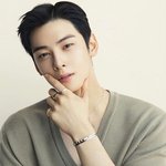 은우 진짜 미모 미쳤다 <b>쇼메</b> 악세사리 하나도 안 보여