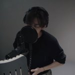 [방탄소년단] 태형이 <b>손목</b>에 있는거 뭐로 보여?