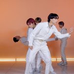 [NCT칠프] 잼민이 형아 다리 잡아주는 <b>의젓</b>한 이동혁...