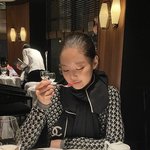 [블랙핑크] 블랙핑크 <b>지수</b>와 제니가 파리에서 데이트를 했다.