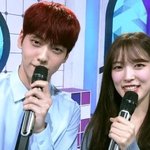 수빈이랑 아린이 <b>첫날</b> 복장 입고 나옴