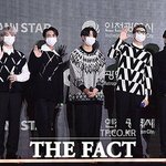 [방탄소년단] <b>소올</b>직히 레카 의상 윙즈 자켓같쟈너?!