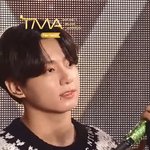 정국 <b>입술</b> 피어싱 붙인거니 진짜니