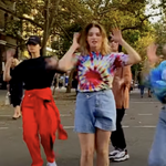 <b>kpop</b> 댄스 영상에 나온 외국인인데 이거 욱일승천기 티셔츠 아닌가...