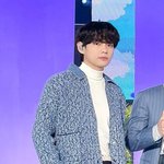 뷔 이때 <b>놀람</b>