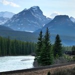 I don't <b>leave</b> you alone.