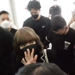 <b>리사</b> 프랑스  출국 전 공항 샷