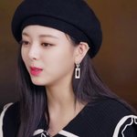 <b>유나</b> 목 안움직여서 울때 가슴이 찢어져....