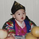방금 올려준 몬엑 <b>주헌</b> 돌사진