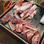 유명 고기집 체인점에서 갈비를 꽃갈비로 파네요;;