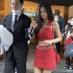 제니 파리 <b>착장</b> 이건듯