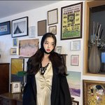 장원영 <b>얼굴</b> 보고 <b>개</b>놀랬네