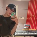 [스키즈] [속보]아기빵, 인스타 10일 연속 올<b>출중</b>...