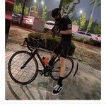 jyp사옥앞에서 쫄쫄이 입고 사진찍는 <b>yg</b> 가수가 있다?!?!?!?!?