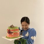 추가+) 이거 제니 옷 일반인이 입으면 웃김?