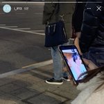 길에서 <b>연</b><b>옌</b> 영상보고 있는데 그 옆에 찐<b>연옌</b> 서있으면