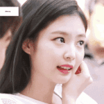 뭘 해도 <b>귀티</b>가 넘치는 아이돌 모먼트