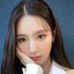 <b>단아</b>한 인형 보는 줄 알았던 여돌