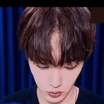 립 바르는 남돌 근데 잘생긴 얼굴을 곁들인