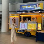 최근 촬영장 커피차 인증샷 속 <b>서현</b> 원피스