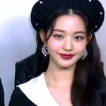 장원영 입술 <b>필러</b>도 맞은 것 같지?