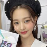장원영 베레모 <b>찰떡</b>인듯