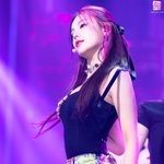 와 <b>예지</b> 콧날봐봐 진짜 예쁘다