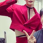 본진 무대<b>의상</b> 더 나은거 추반ㄱ