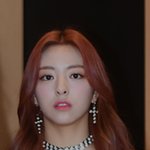 와 <b>유나</b> 이 사진 배우 같지 않아??