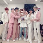[펜타곤] <b>비상</b>이다 얘들아