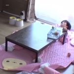 아니 몬엑 <b>민혁</b> 왜 이러고 자는건데?