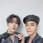 [아스트로] 나 이사진에 의미<b>부여</b>함