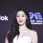 <b>청초</b>한 女돌의 우아한 자태