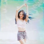 와 유나...<b>허리</b>가 얼마나 얇길래…
