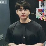 정국 <b>갯</b>썸팍 리즈 또 찍었네