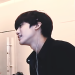 대학 합격한 거 <b>SNS</b>에 올리는 거 어떻게 생각함??