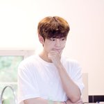 <b>김뷔</b>